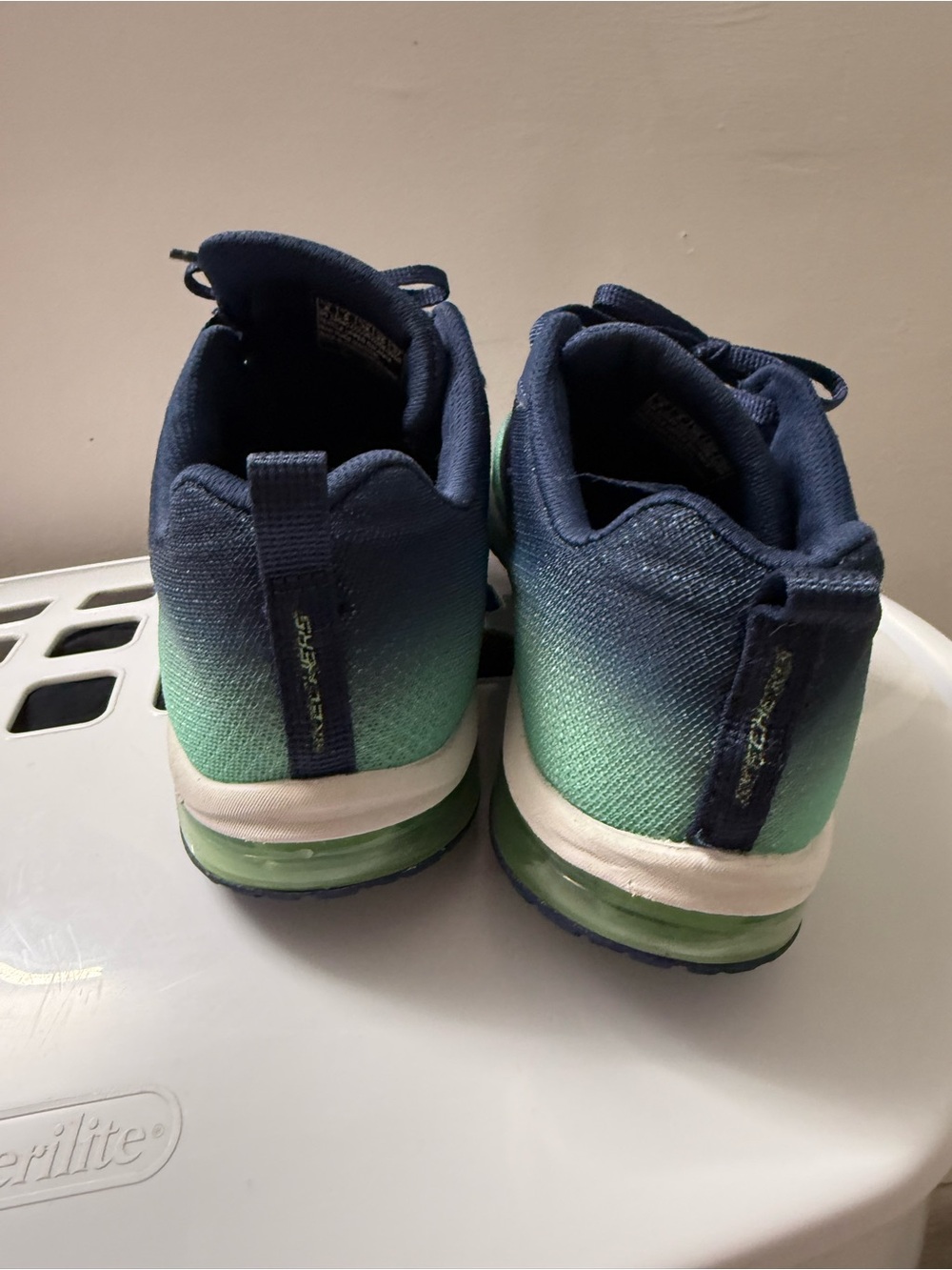 Skechers women Navy to Teal Gradient Air-Cushion Sneakers - Picture 4 of 6